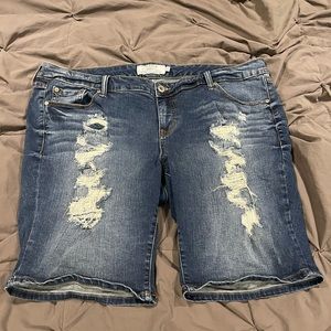 Size 20 Distressed Torrid Shorts
